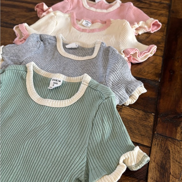 SHEIN Kids Ribbed Tee with Ruffle Trim - Picture 2 of 7